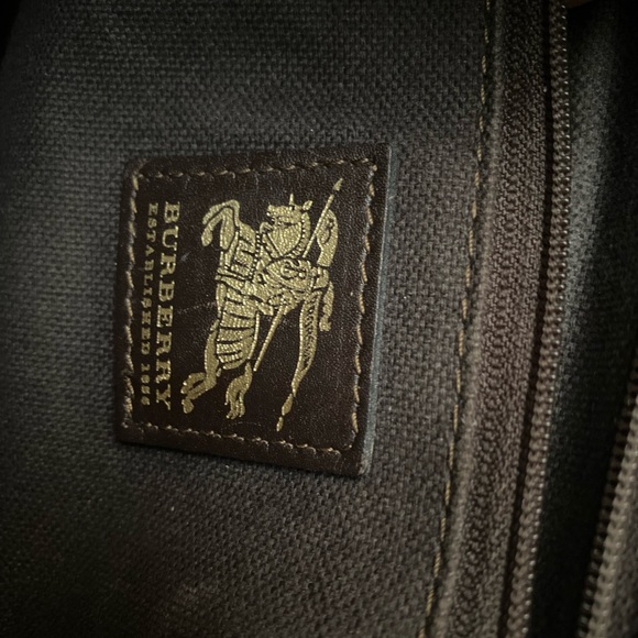 Original Burberry Handbag - Picture 2 of 10